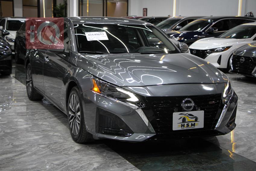 نيسان ألتيما